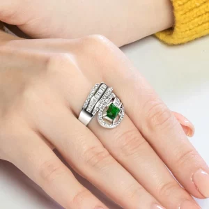 Verdant Spiral Luxe Ring